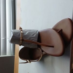 Women's flat sandals